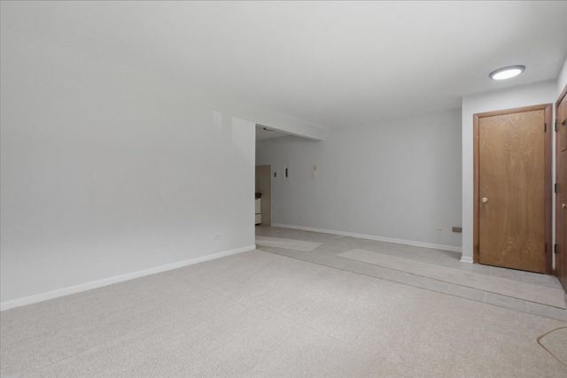 6250 W 64th Place 101, Chicago, IL 60638