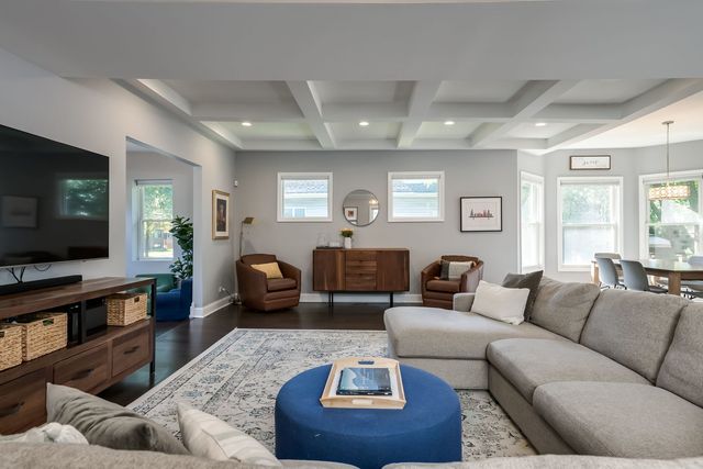 803 S Maple Avenue, Oak Park, IL 60304