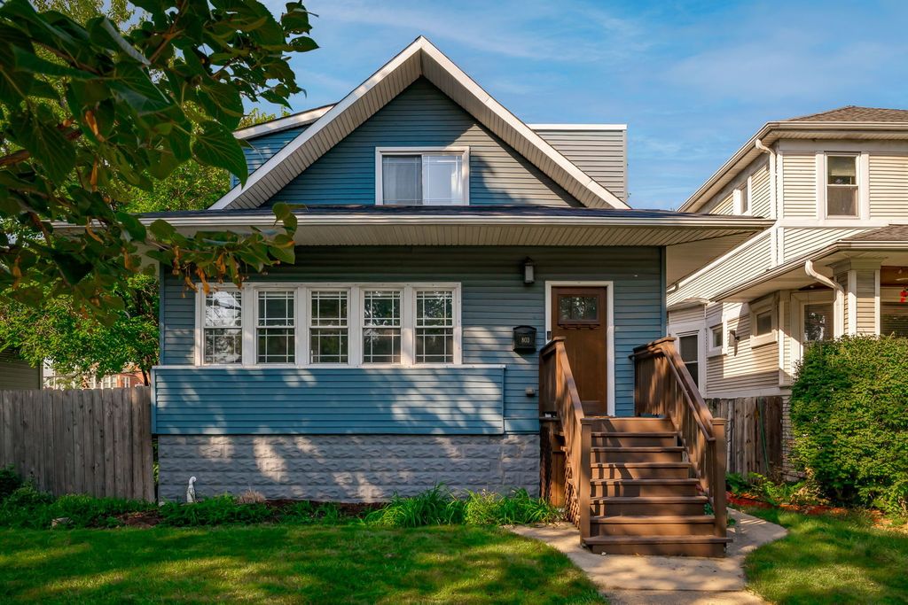 803 S Maple Avenue, Oak Park, IL 60304