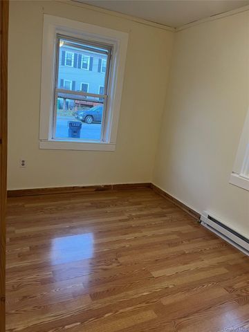 26 26 FRANKLINDALE Avenue 2, Wappingers Falls, NY 12590