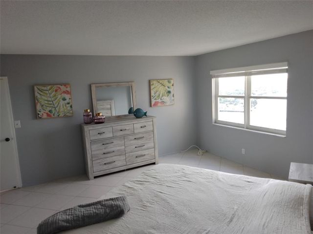 1200 Hibiscus Ave PH8, Pompano Beach, FL 33062