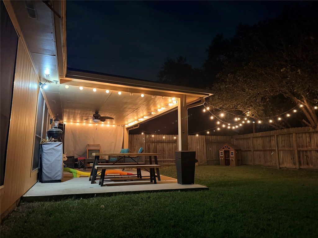 Image 19 of property listing at 22610 Old Church Lane, Katy, TX 77449