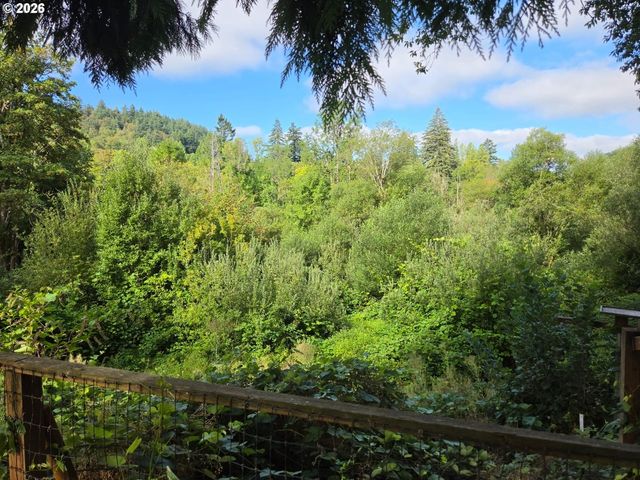 415 Se ROBERTS Ave, Gresham, OR 97080