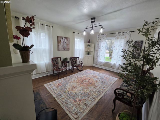415 Se ROBERTS Ave, Gresham, OR 97080