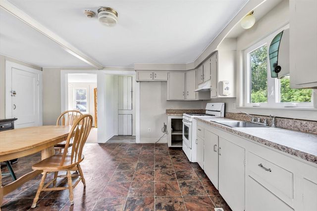 4 Cherry Street, Wareham, MA 02571