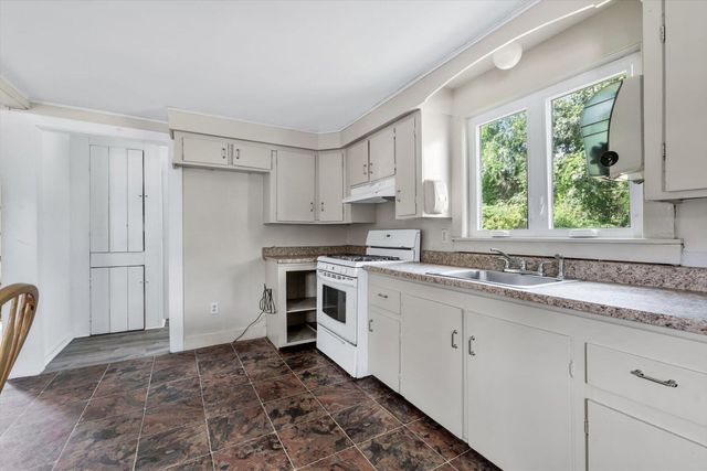 4 Cherry Street, Wareham, MA 02571