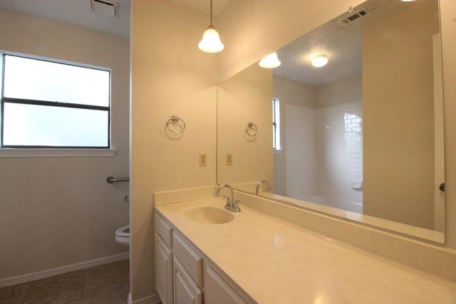 8202 Los Ranchos DR, Austin, TX 78749