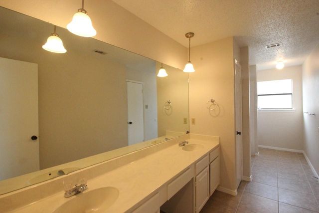 8202 Los Ranchos DR, Austin, TX 78749