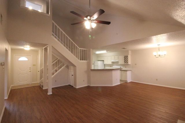 8202 Los Ranchos DR, Austin, TX 78749