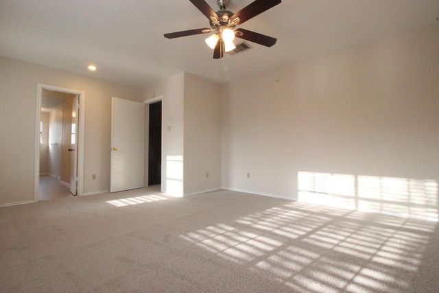 8202 Los Ranchos DR, Austin, TX 78749