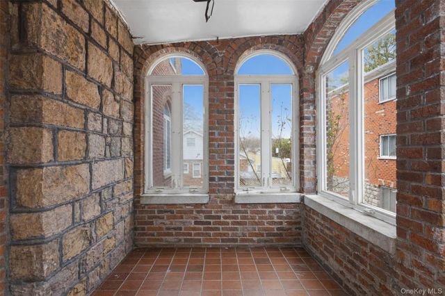 128 Parkway N, Yonkers, NY 10704