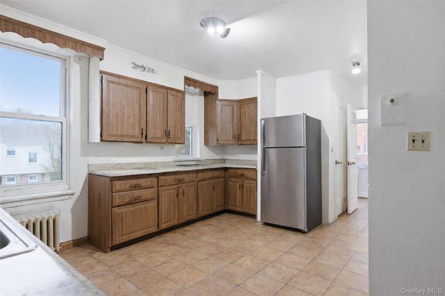 128 Parkway N, Yonkers, NY 10704