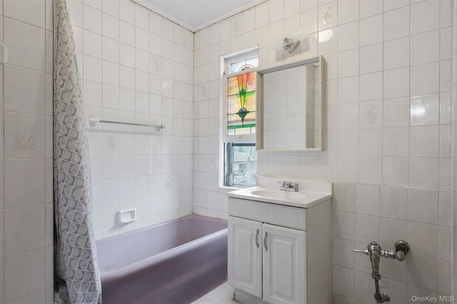 128 Parkway N, Yonkers, NY 10704