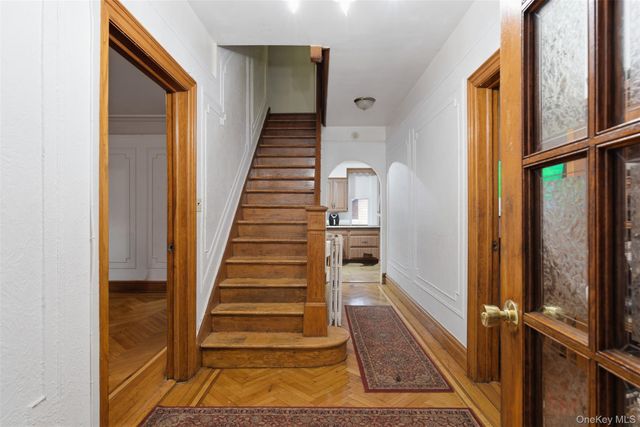 128 Parkway N, Yonkers, NY 10704