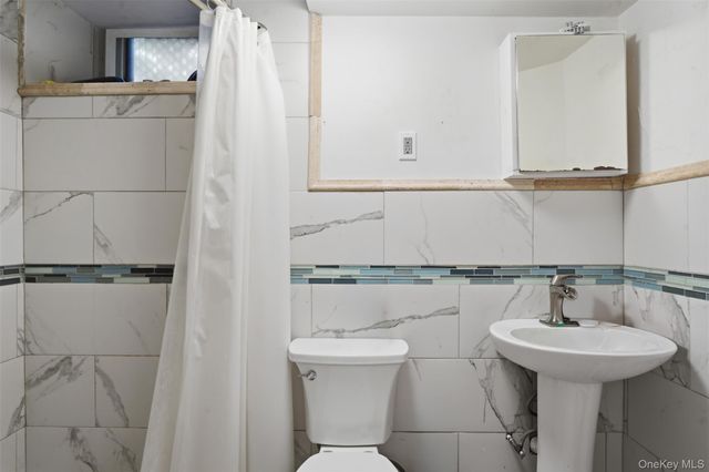 128 Parkway N, Yonkers, NY 10704