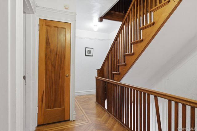 128 Parkway N, Yonkers, NY 10704