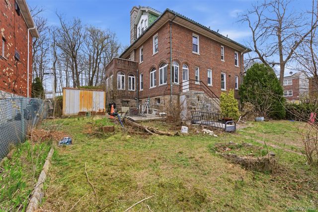 128 Parkway N, Yonkers, NY 10704