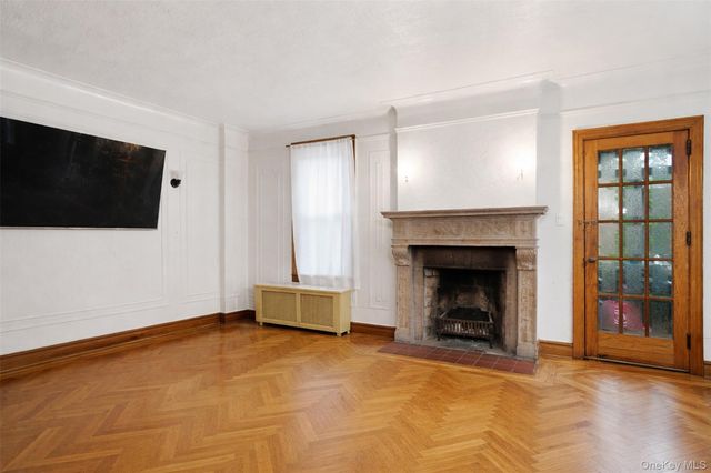 128 Parkway N, Yonkers, NY 10704