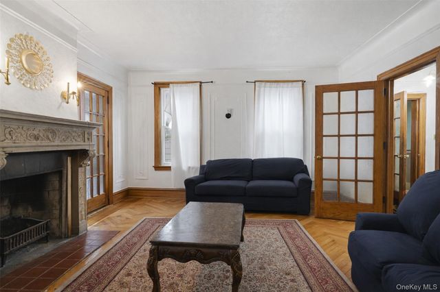 128 Parkway N, Yonkers, NY 10704