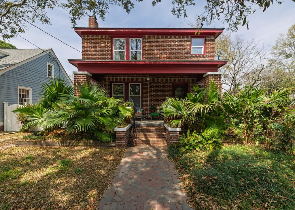 Image 1 of property listing at 50 Dunnemann Avenue, Charleston, SC 29403