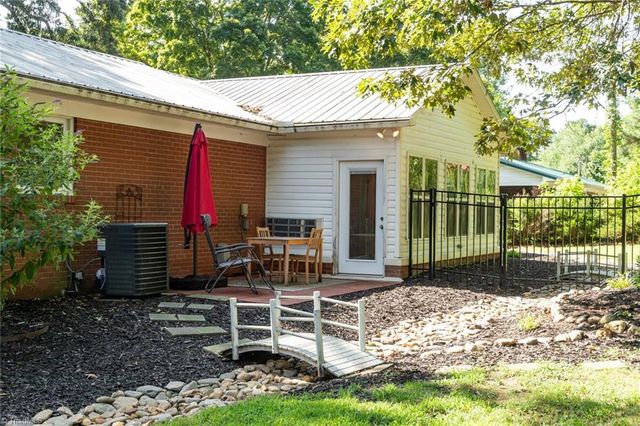 262 Boggs Road, Thomasville, NC 27360