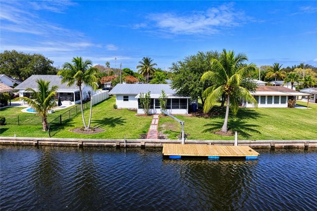 241 14th Place, Vero Beach, FL 32960