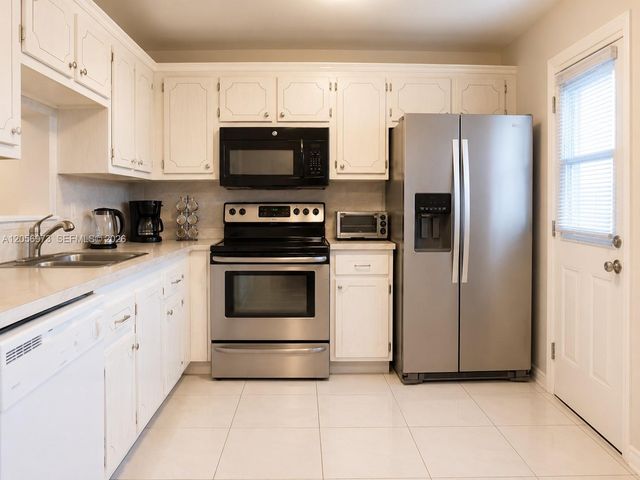 301 NE 14th Ave 507, Hallandale Beach, FL 33009