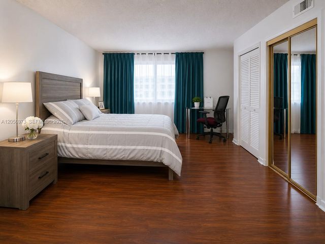 301 NE 14th Ave 507, Hallandale Beach, FL 33009