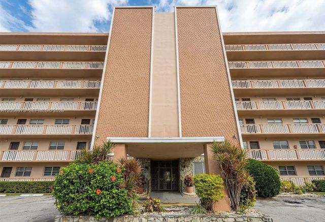 301 NE 14th Ave 507, Hallandale Beach, FL 33009