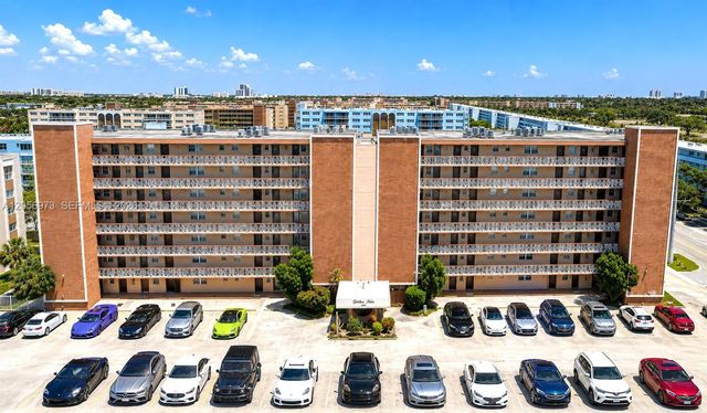 301 NE 14th Ave 507, Hallandale Beach, FL 33009
