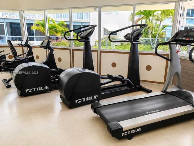 301 NE 14th Ave 507, Hallandale Beach, FL 33009