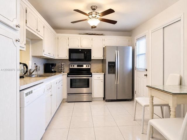 301 NE 14th Ave 507, Hallandale Beach, FL 33009