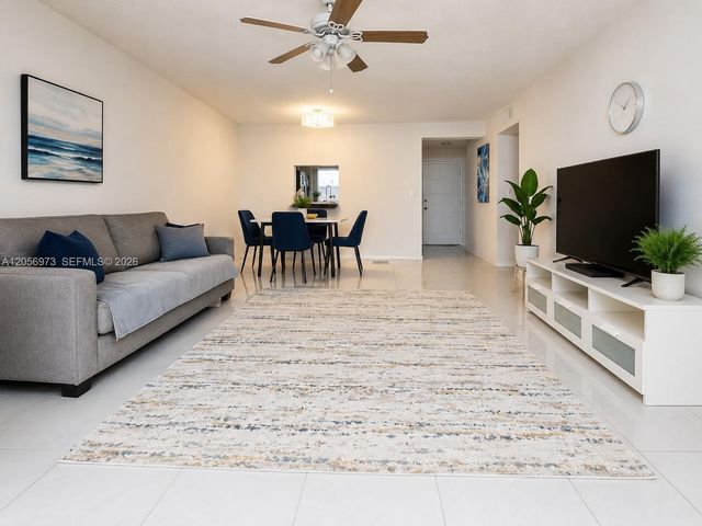 301 NE 14th Ave 507, Hallandale Beach, FL 33009