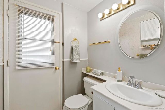 7986 Merrington Pl, San Diego, CA 92126