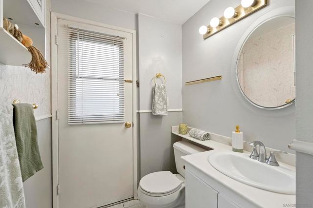 7986 Merrington Pl, San Diego, CA 92126