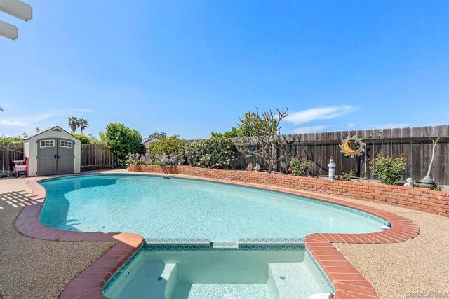 7986 Merrington Pl, San Diego, CA 92126