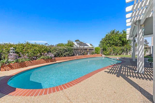 7986 Merrington Pl, San Diego, CA 92126