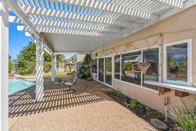 7986 Merrington Pl, San Diego, CA 92126