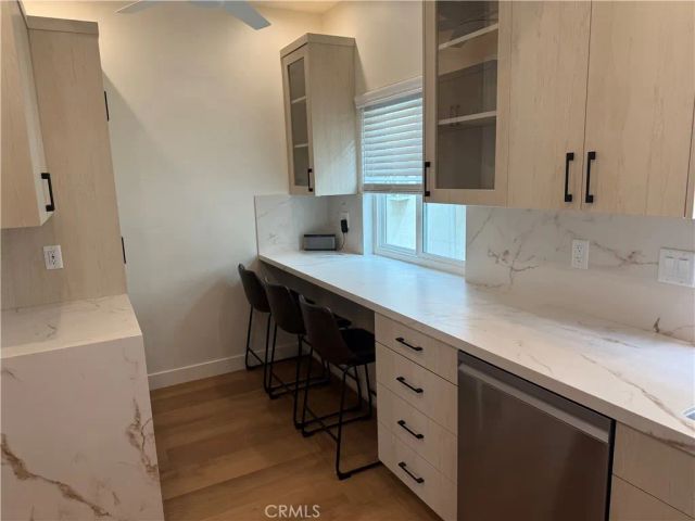 5145 Yarmouth 19, Encino, CA 91316