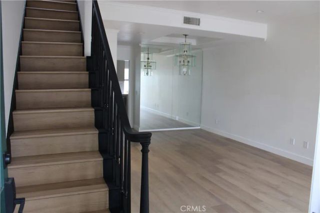 5145 Yarmouth 19, Encino, CA 91316