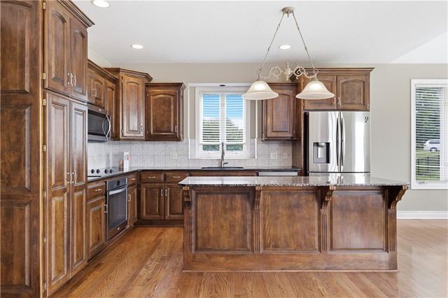 400 Bitter Creek Road, Lee's Summit, MO 64086