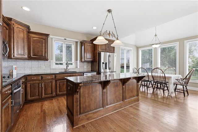 400 Bitter Creek Road, Lee's Summit, MO 64086