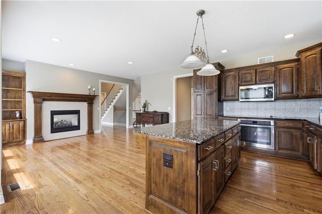 400 Bitter Creek Road, Lee's Summit, MO 64086