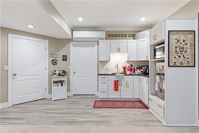400 Bitter Creek Road, Lee's Summit, MO 64086