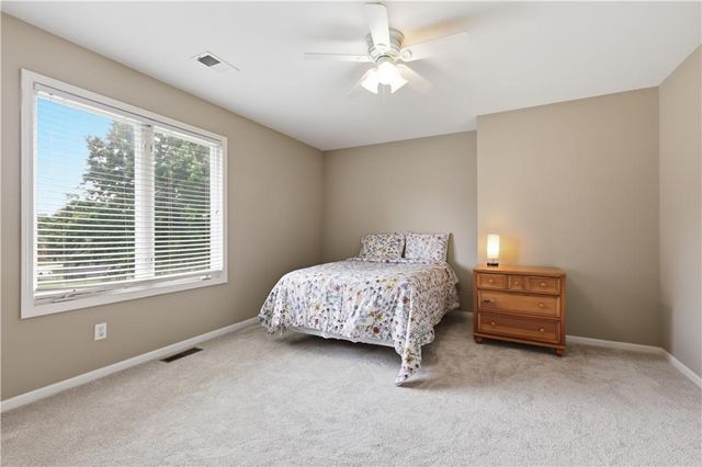 400 Bitter Creek Road, Lee's Summit, MO 64086