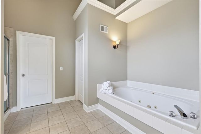400 Bitter Creek Road, Lee's Summit, MO 64086