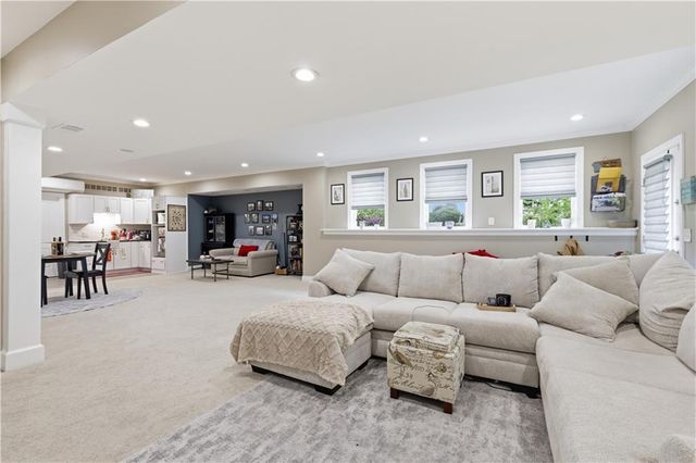 400 Bitter Creek Road, Lee's Summit, MO 64086