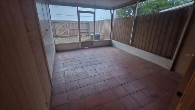 11710 WESSON CIRCLE W, Tampa, FL 33618