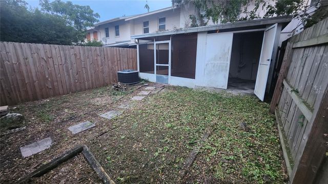11710 WESSON CIRCLE W, Tampa, FL 33618