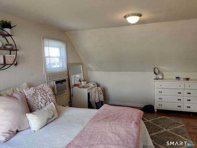 100 Loftus Circle, Bridgeport, CT 06606